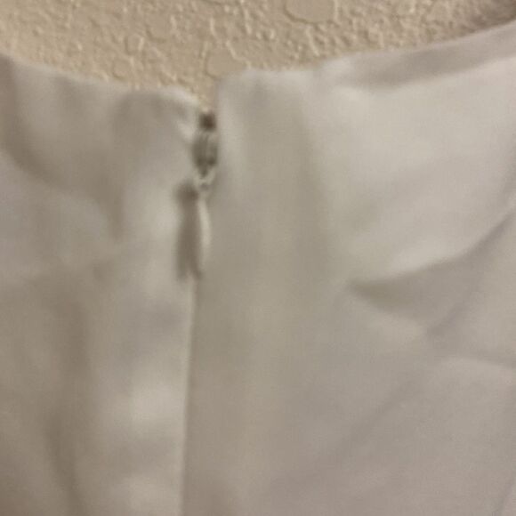 👗🌺🌸WORTHINGTON WHITE FLORAL DRESS WITH A ZIPPER IN THE BACK 👗 - Picture 7 of 9